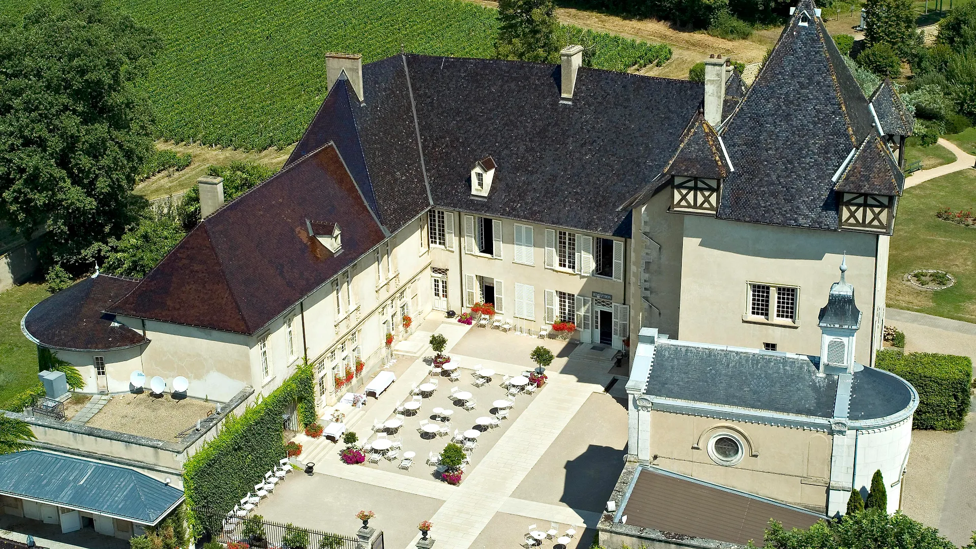 **** Hotel Chateau De Pizay Belleville-en-Beaujolais France